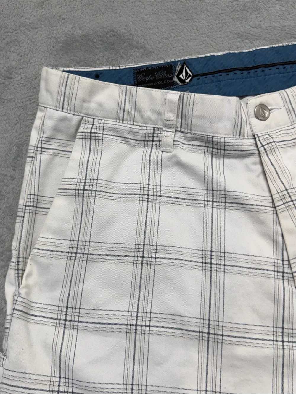 Volcom Shorts Mens 34 White Check Plaid Long Y2K Skate Surf Vintage